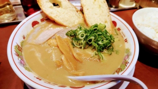 チーズパンラーメン